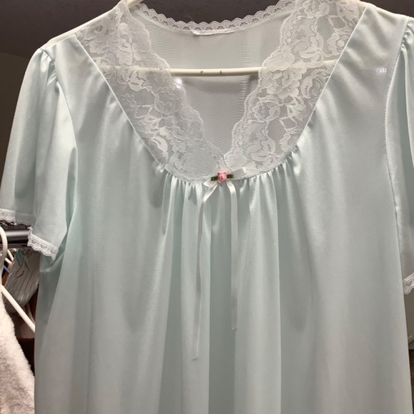 Vintage Silky nite gown Med - Picture 2 of 2
